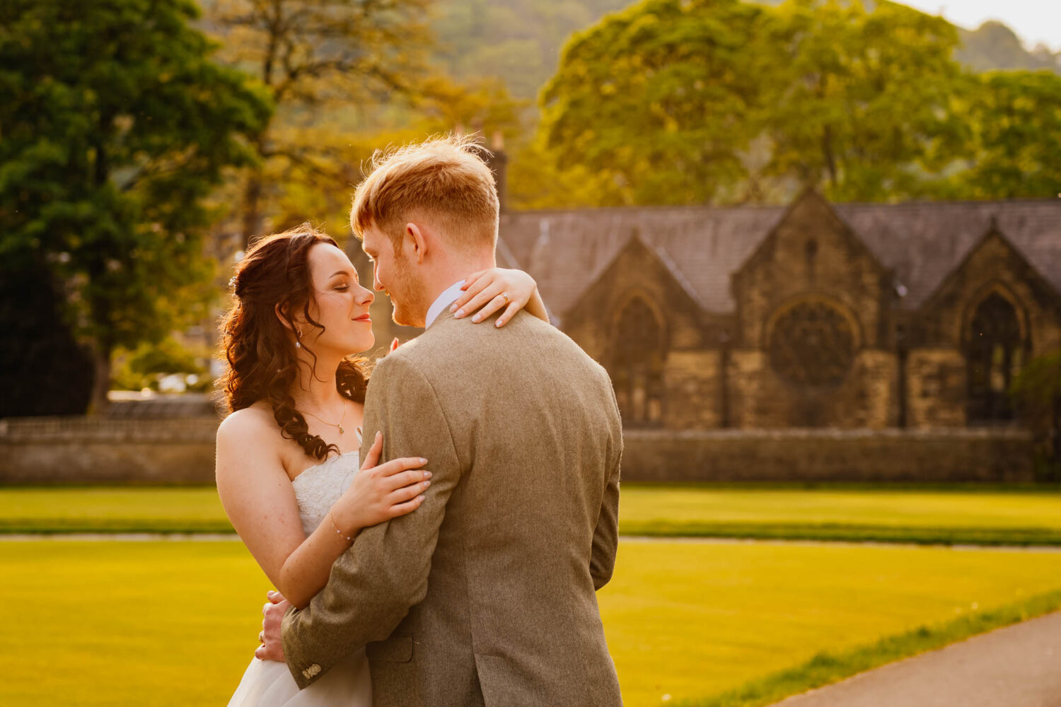 Couple portraits in Todmorden Park