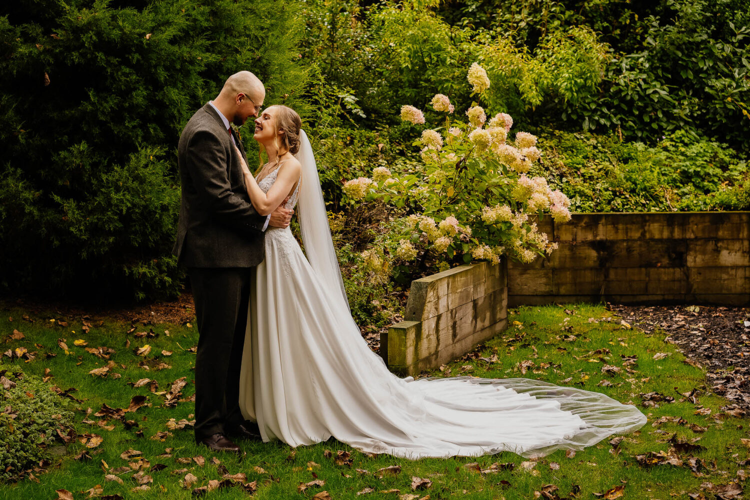 Thunderbridge Garden wedding portrait